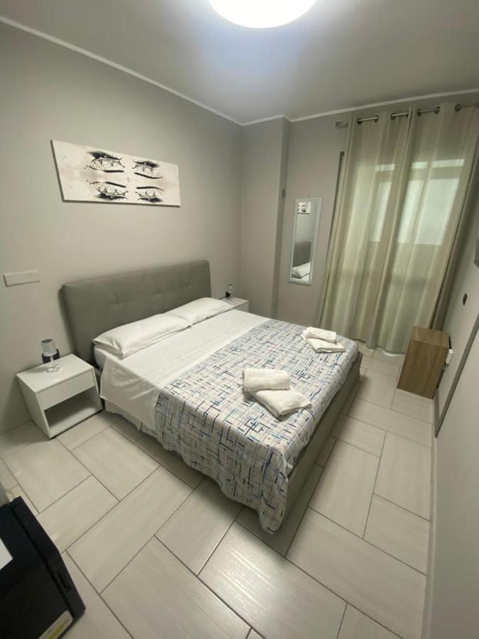 Casa Giuly 181 Bed & Breakfast Наполи Екстериор снимка