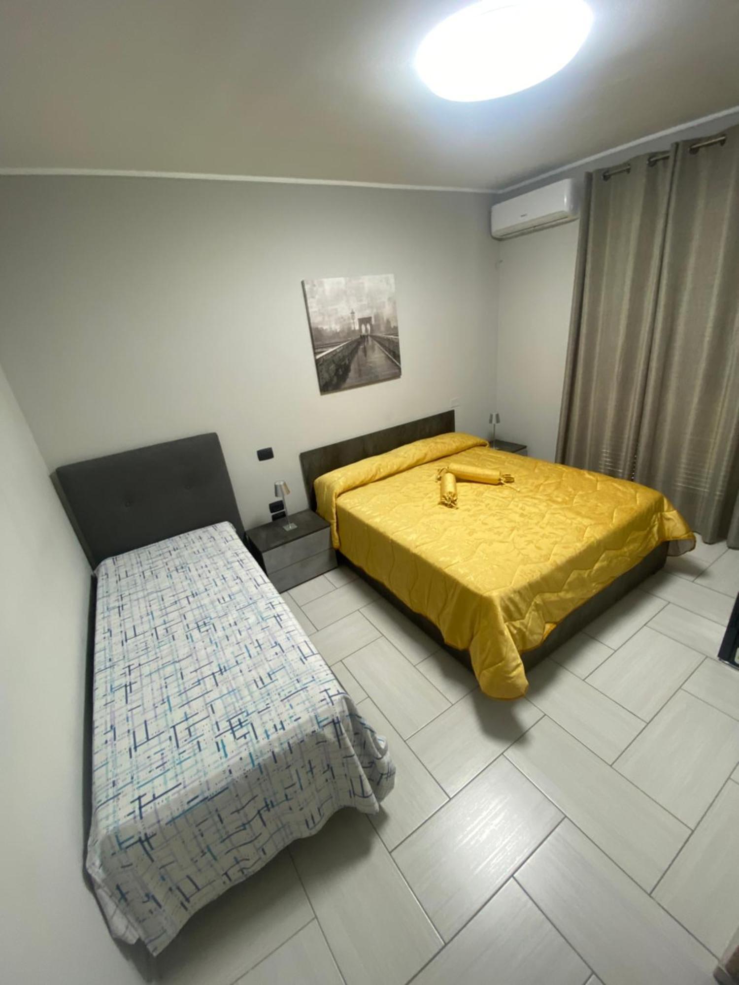 Casa Giuly 181 Bed & Breakfast Наполи Екстериор снимка